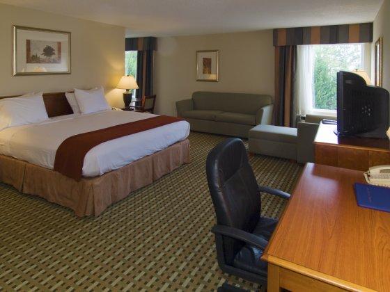 Baymont By Wyndham Cornelia Hotel Exterior photo