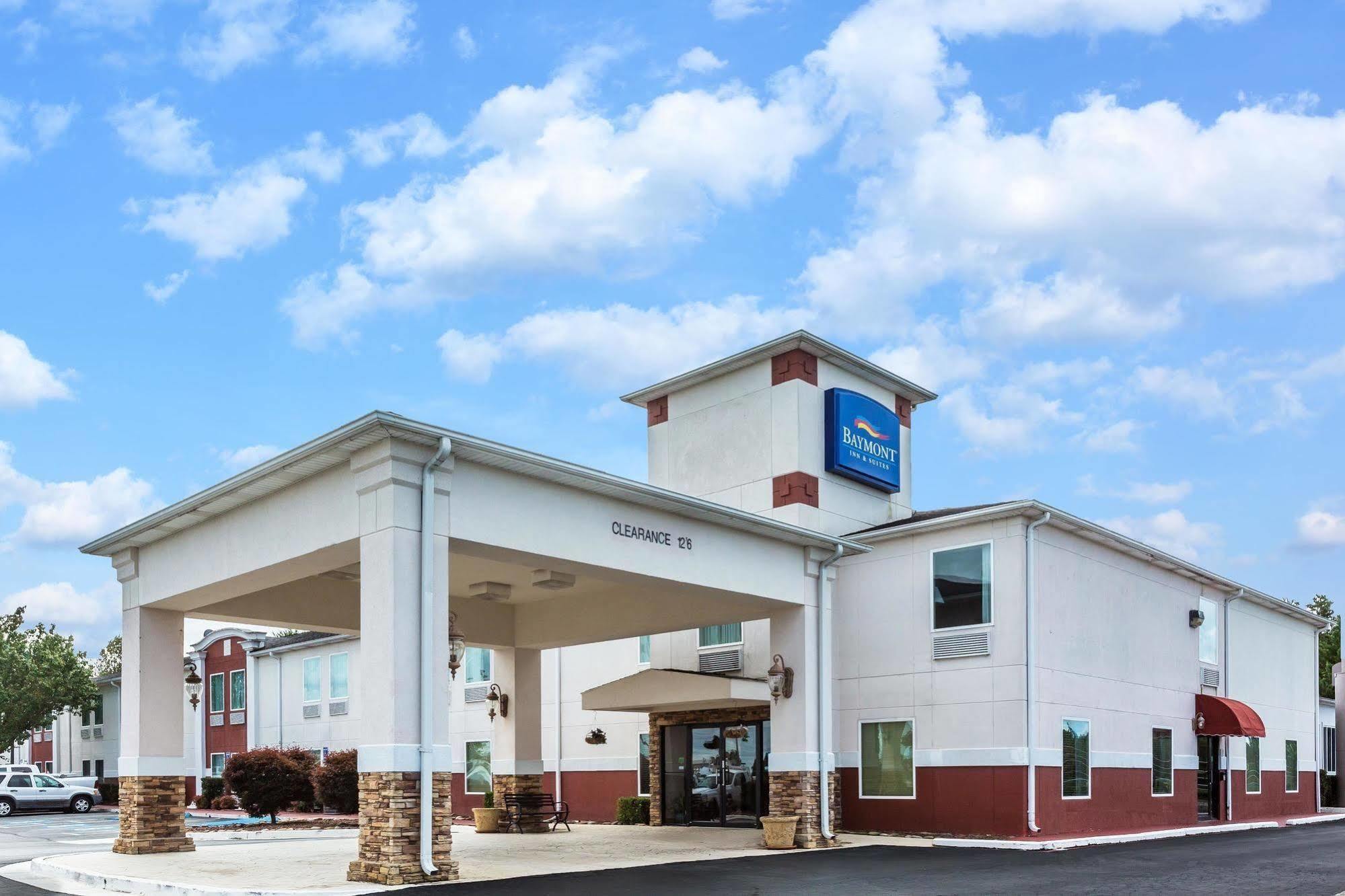 Baymont By Wyndham Cornelia Hotel Exterior photo
